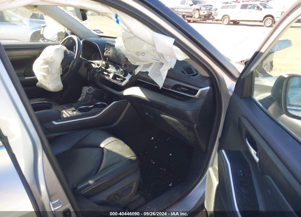 2021 TOYOTA HIGHLANDER XLE VIN: 5TDGZRAH3MS043764