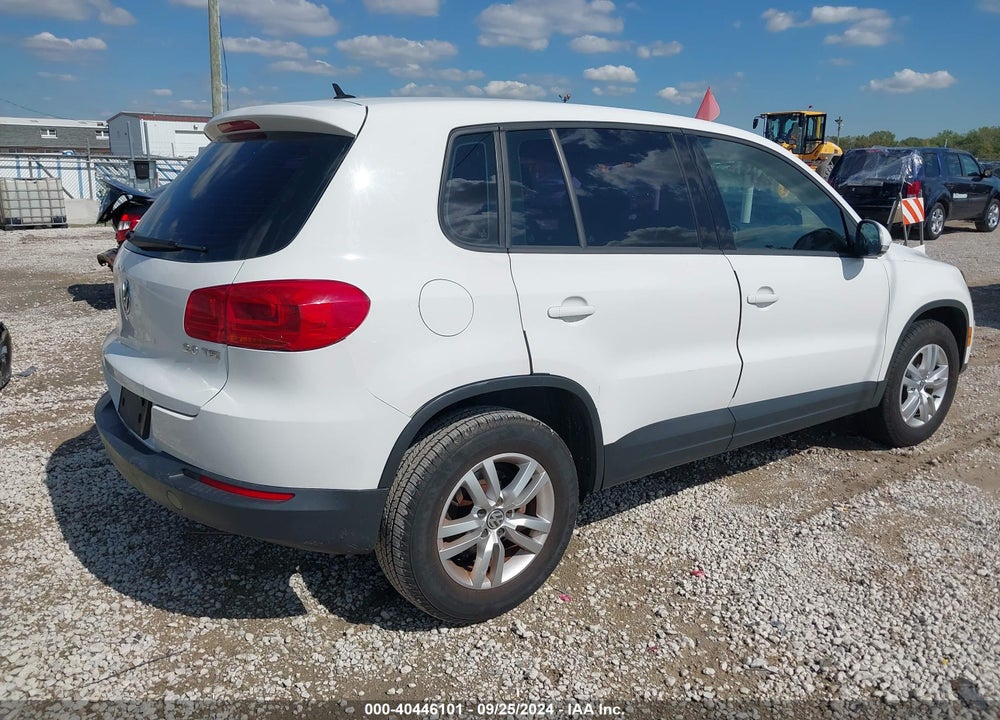 2012 VOLKSWAGEN TIGUAN S VIN: WVGAV7AX8CW567001
