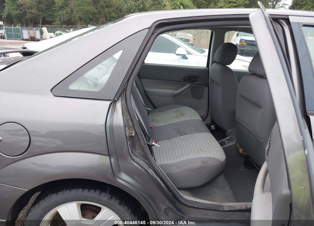 2005 FORD FOCUS ZX4 VIN: 1FAFP34NX5W227574