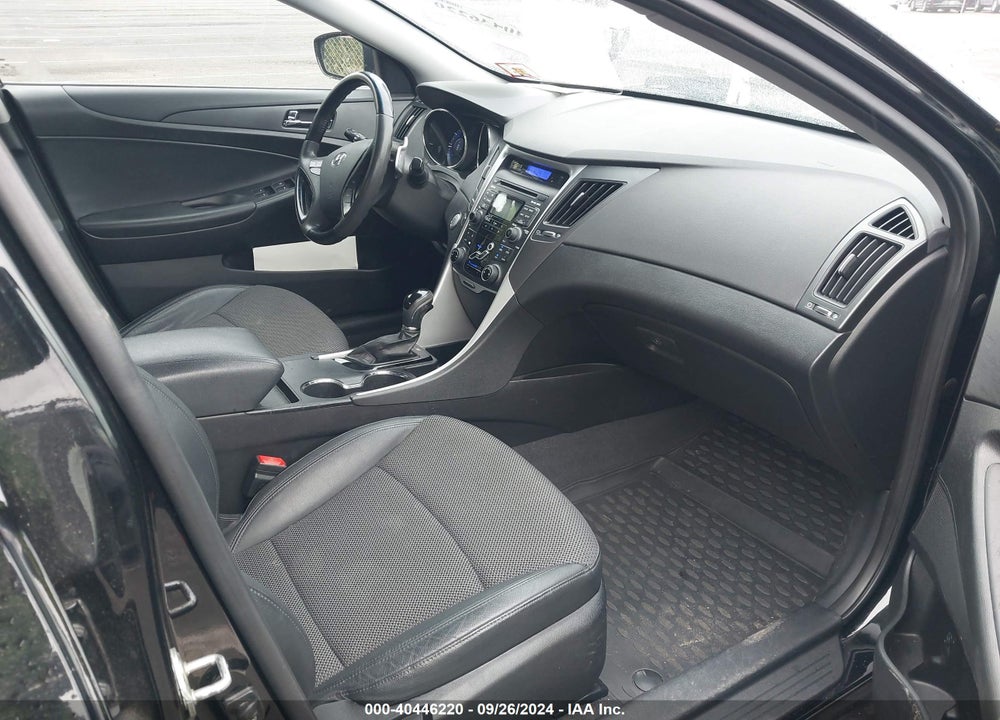 2011 HYUNDAI SONATA VIN: 5NPEC4AB5BH160238