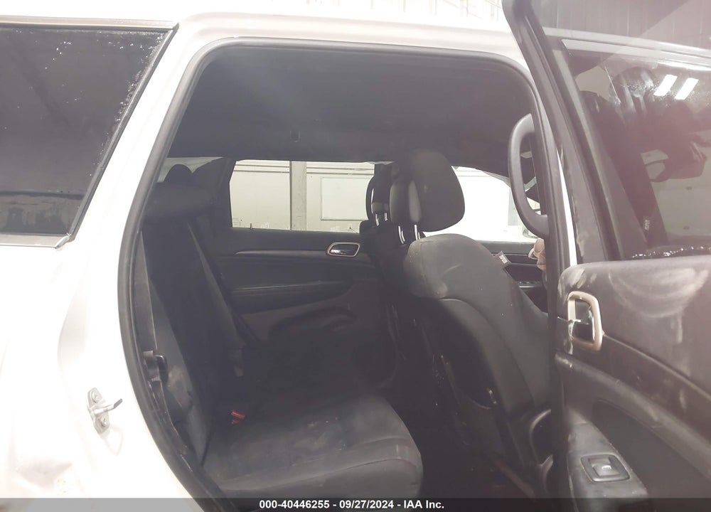 2017 JEEP GRAND CHEROKEE LAREDO 4X4 VIN: 1C4RJFAGXHC951299