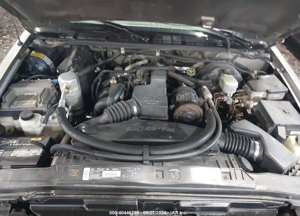 1998 CHEVROLET S-10 LS FLEETSIDE VIN: 1GCCS1449WK196575
