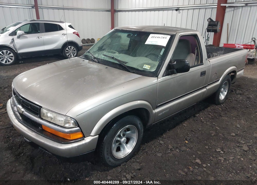 1998 CHEVROLET S-10 LS FLEETSIDE VIN: 1GCCS1449WK196575