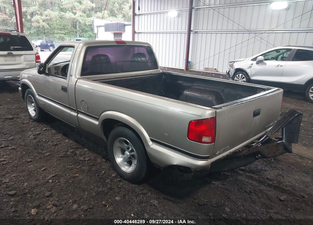 1998 CHEVROLET S-10 LS FLEETSIDE VIN: 1GCCS1449WK196575
