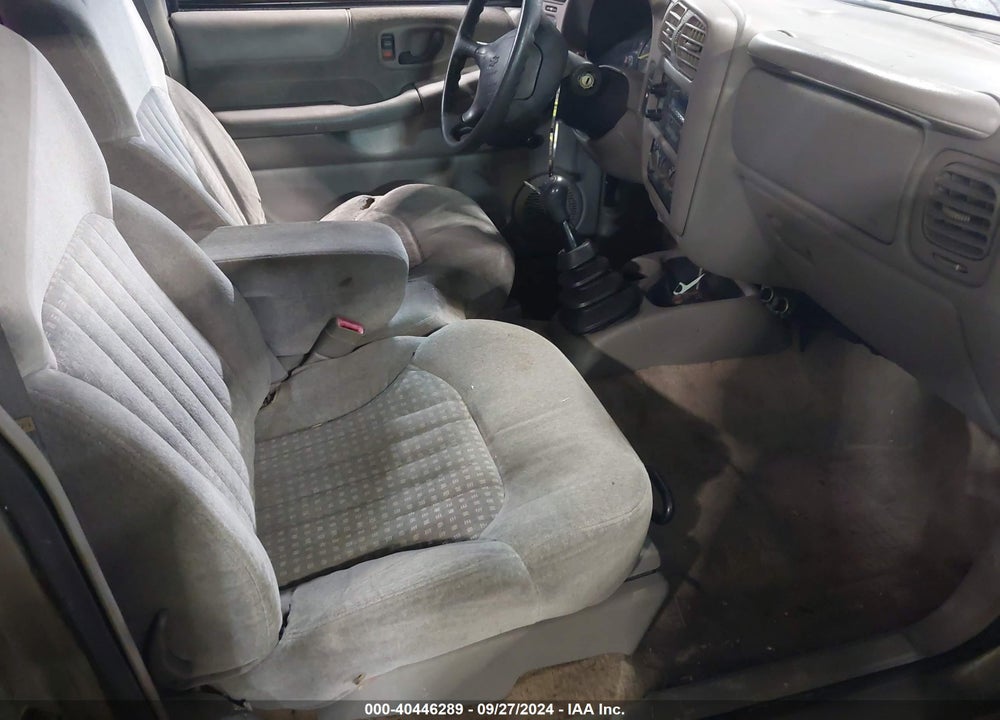 1998 CHEVROLET S-10 LS FLEETSIDE VIN: 1GCCS1449WK196575