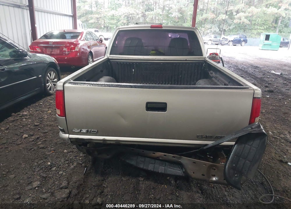 1998 CHEVROLET S-10 LS FLEETSIDE VIN: 1GCCS1449WK196575