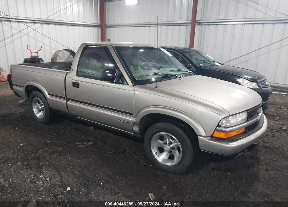 1998 CHEVROLET S-10 LS FLEETSIDE VIN: 1GCCS1449WK196575