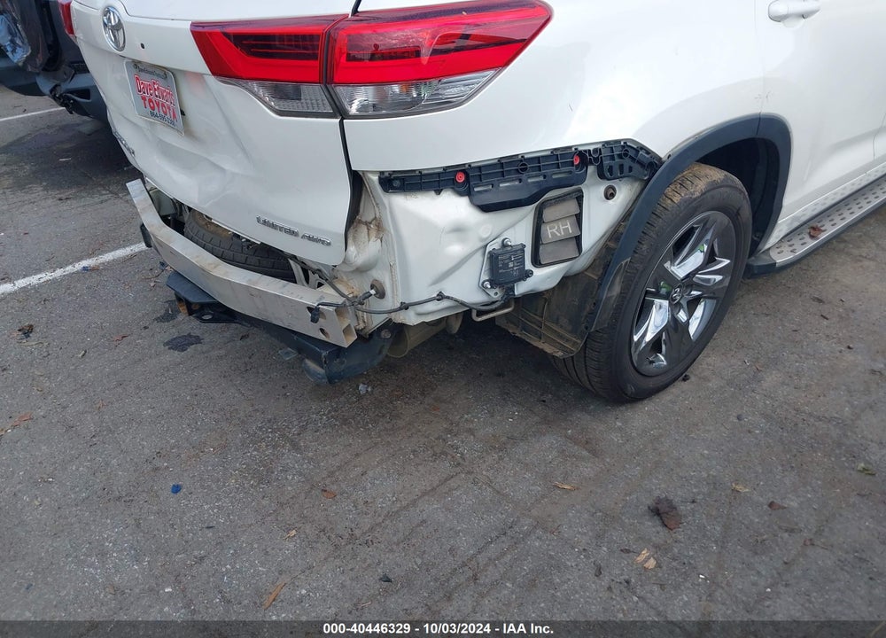 2019 TOYOTA HIGHLANDER LIMITED/PLATINUM VIN: 5TDDZRFH4KS998064