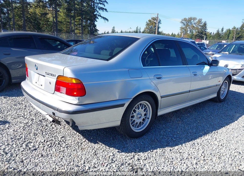 2000 BMW 528IA VIN: WBADM6340YGU05721