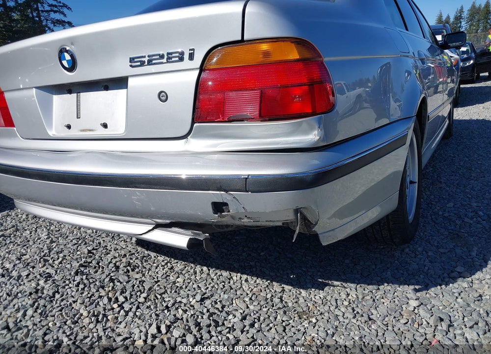 2000 BMW 528IA VIN: WBADM6340YGU05721