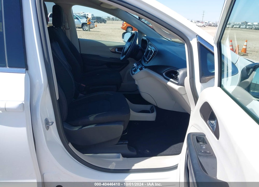 2020 CHRYSLER VOYAGER LX VIN: 2C4RC1CGXLR233231