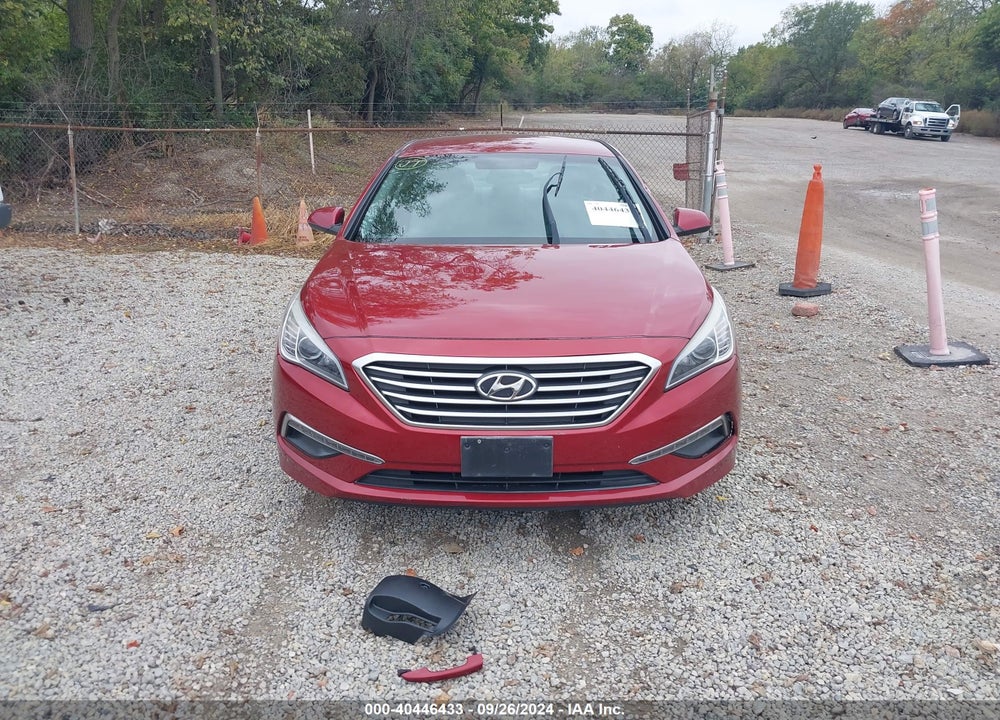 2015 HYUNDAI SONATA SE VIN: 5NPE24AF5FH010934