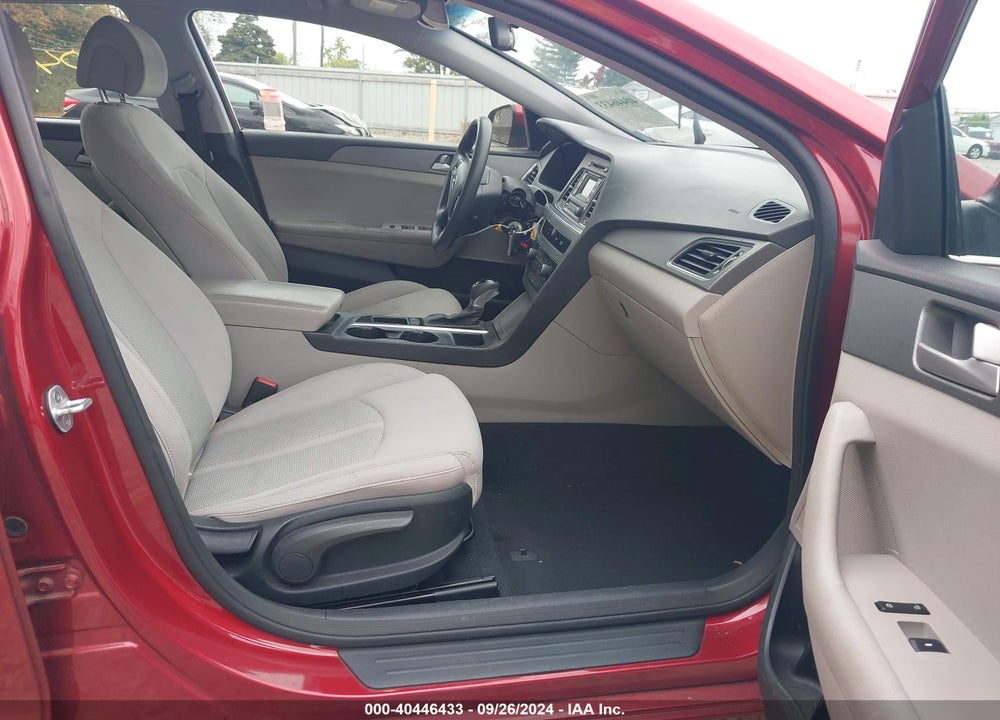 2015 HYUNDAI SONATA SE VIN: 5NPE24AF5FH010934