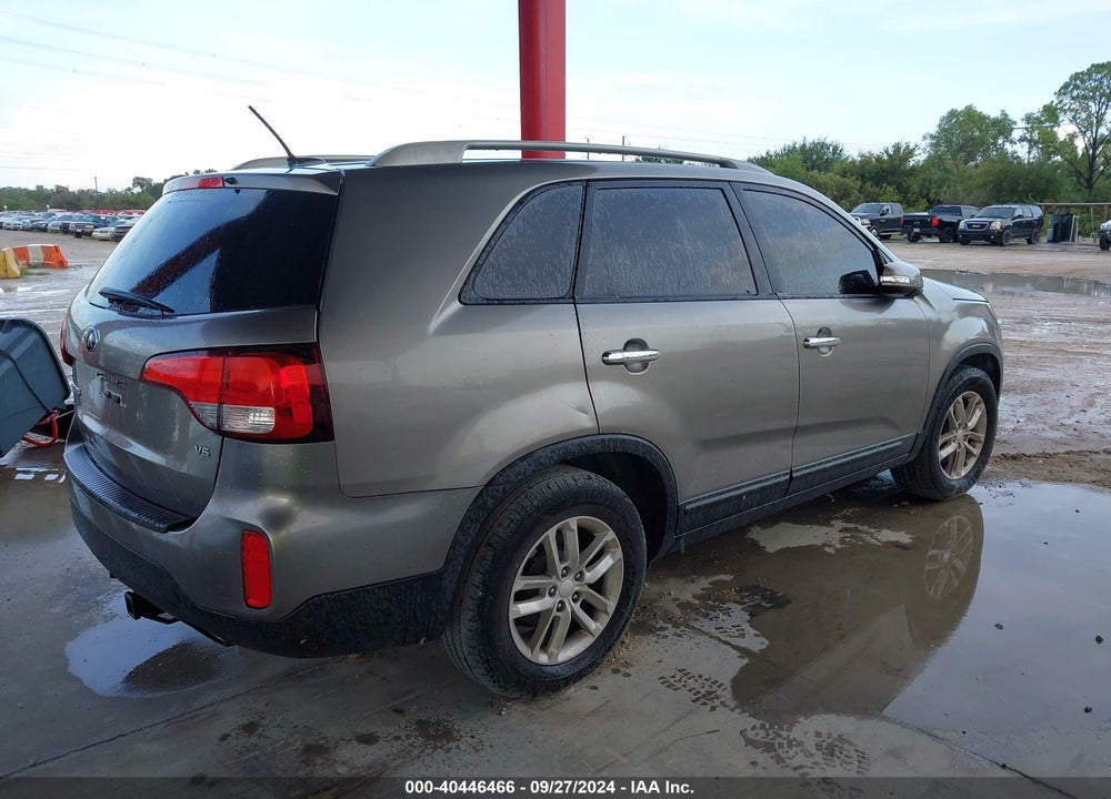 2015 KIA SORENTO LX V6 VIN: 5XYKT4A7XFG601163
