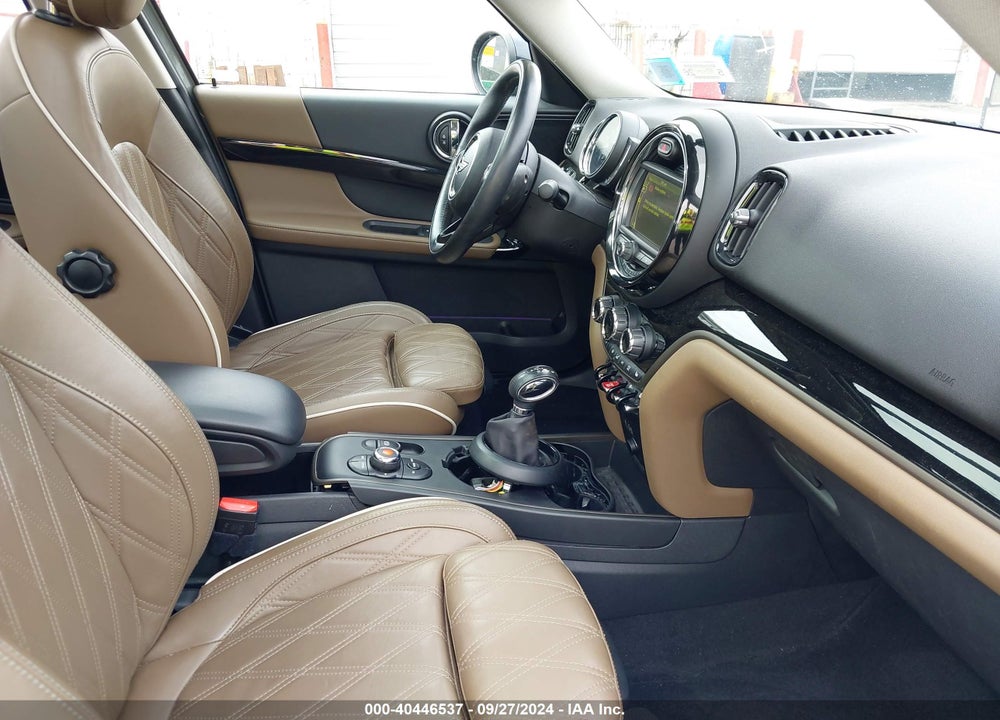 2018 MINI COUNTRYMAN COOPER S VIN: WMZYT5C36J3E59470