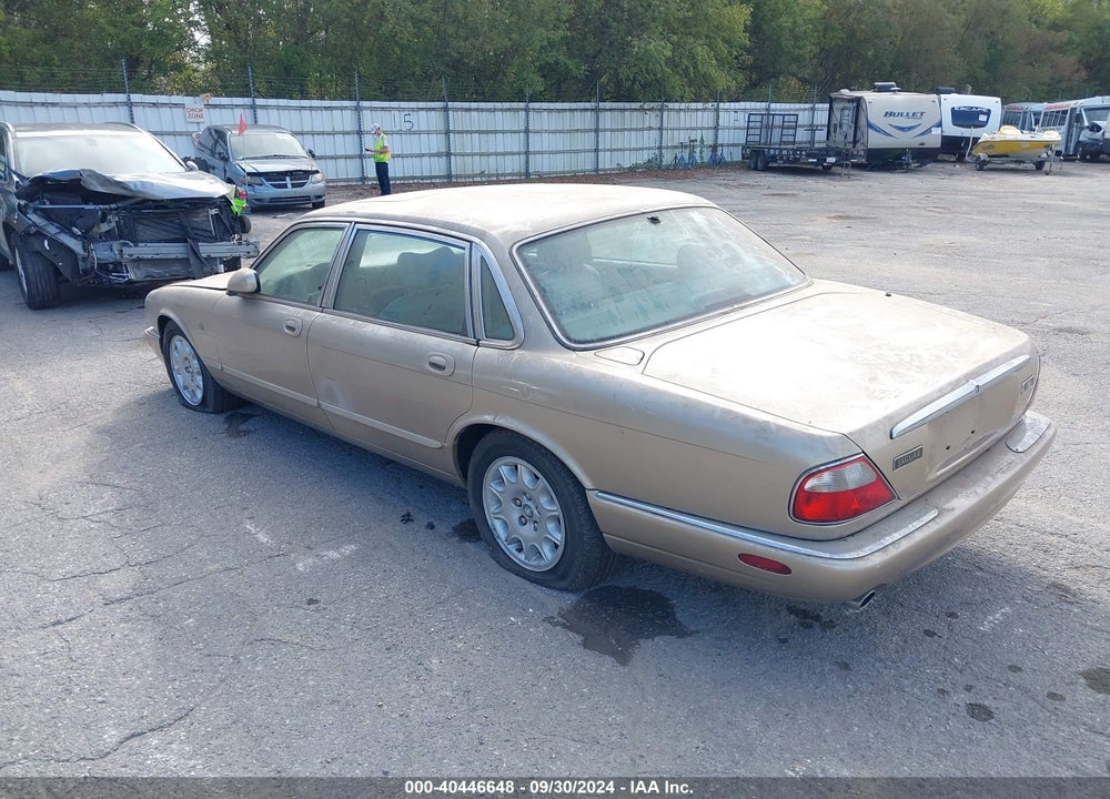 1998 JAGUAR XJ8 L VIN: SAJHX6242WC827590
