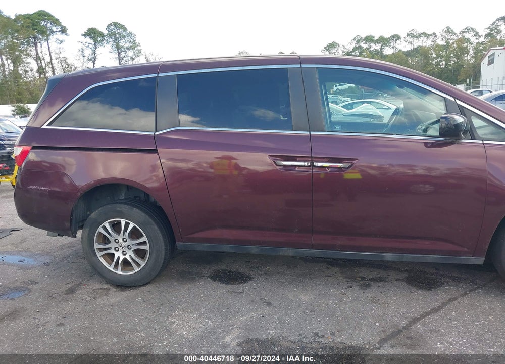 2011 HONDA ODYSSEY EX-L VIN: 5FNRL5H6XBB075183
