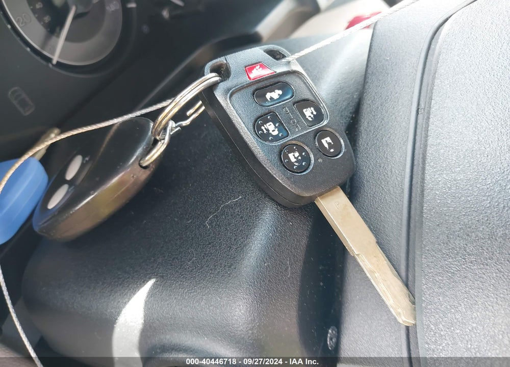 2011 HONDA ODYSSEY EX-L VIN: 5FNRL5H6XBB075183