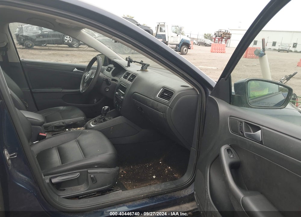 2014 VOLKSWAGEN JETTA 1.8T SE VIN: 3VWD17AJ8EM427832