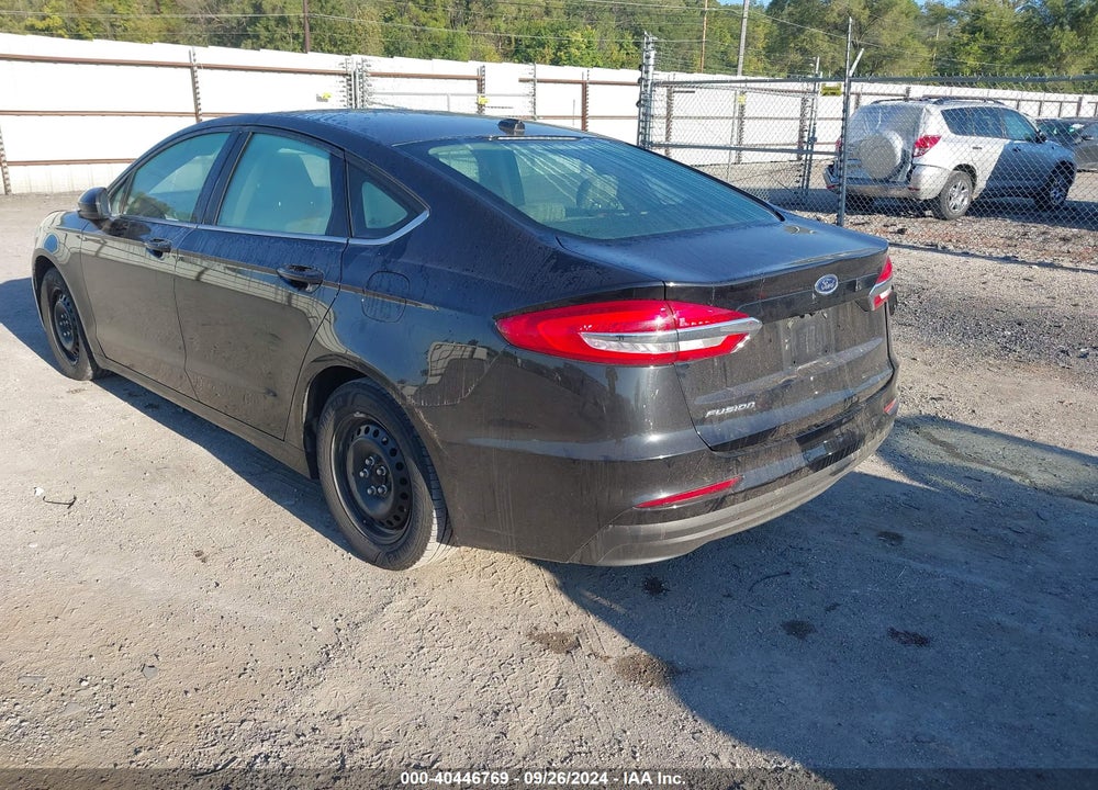 2019 FORD FUSION S VIN: 3FA6P0G72KR195262