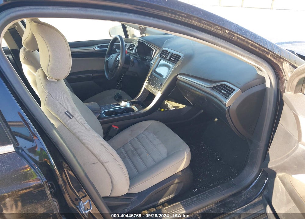 2019 FORD FUSION S VIN: 3FA6P0G72KR195262