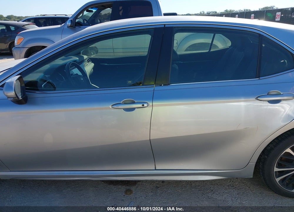 2018 TOYOTA CAMRY SE VIN: JTNB11HK4J3013654