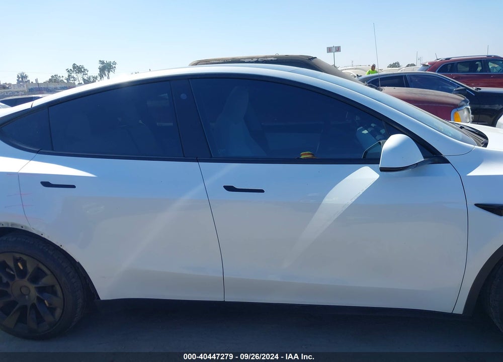 2021 TESLA MODEL Y LONG RANGE DUAL MOTOR ALL-WHEEL DRIVE VIN: 5YJYGDEE6MF228795