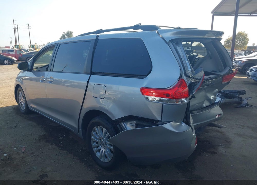 2011 TOYOTA SIENNA XLE V6 VIN: 5TDYK3DC7BS132126