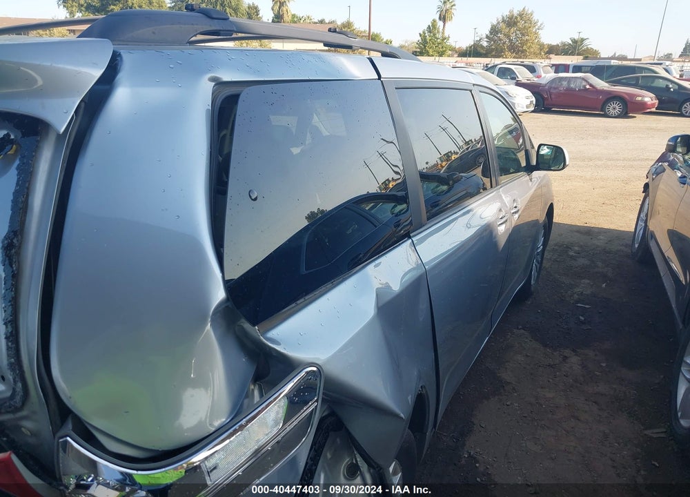 2011 TOYOTA SIENNA XLE V6 VIN: 5TDYK3DC7BS132126
