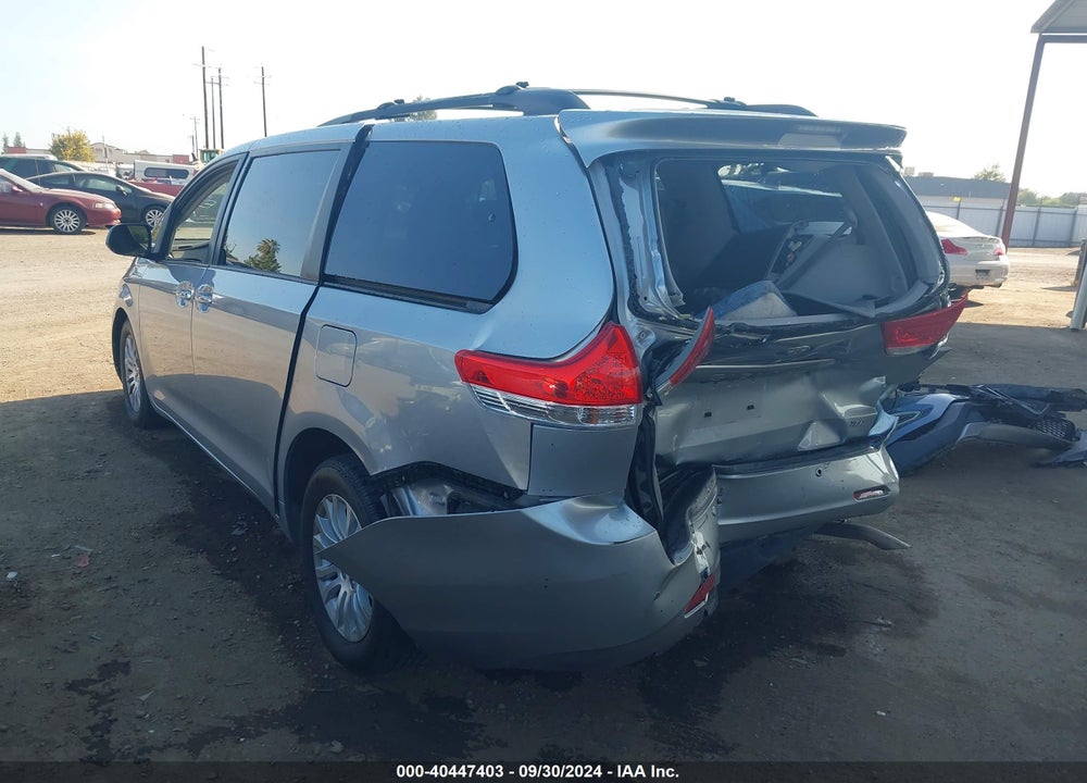 2011 TOYOTA SIENNA XLE V6 VIN: 5TDYK3DC7BS132126