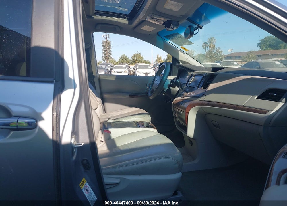 2011 TOYOTA SIENNA XLE V6 VIN: 5TDYK3DC7BS132126