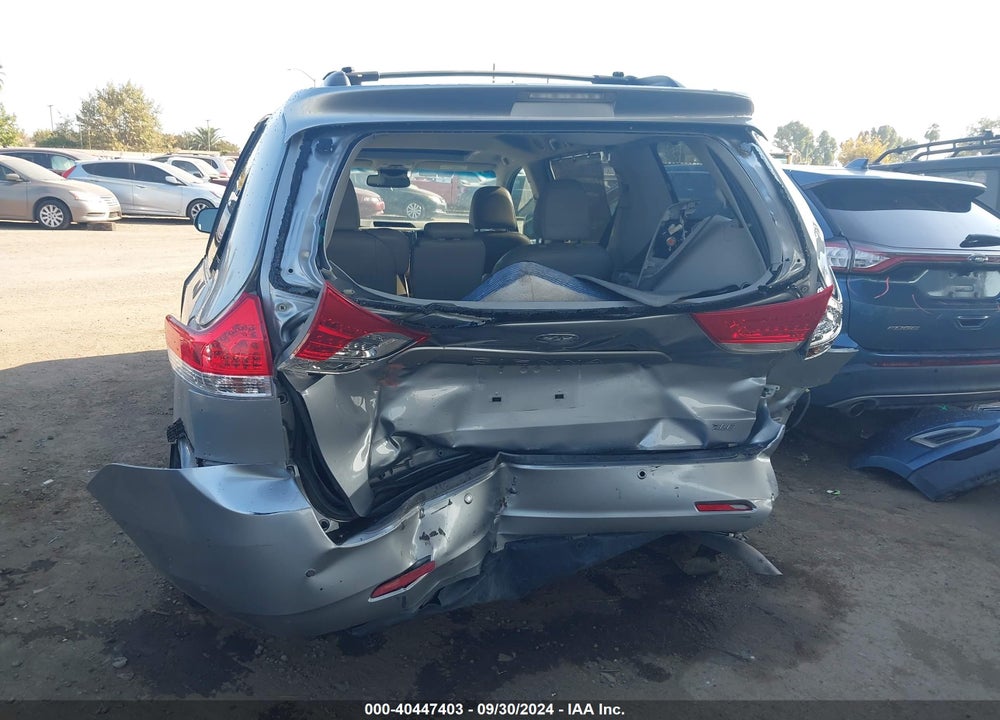 2011 TOYOTA SIENNA XLE V6 VIN: 5TDYK3DC7BS132126