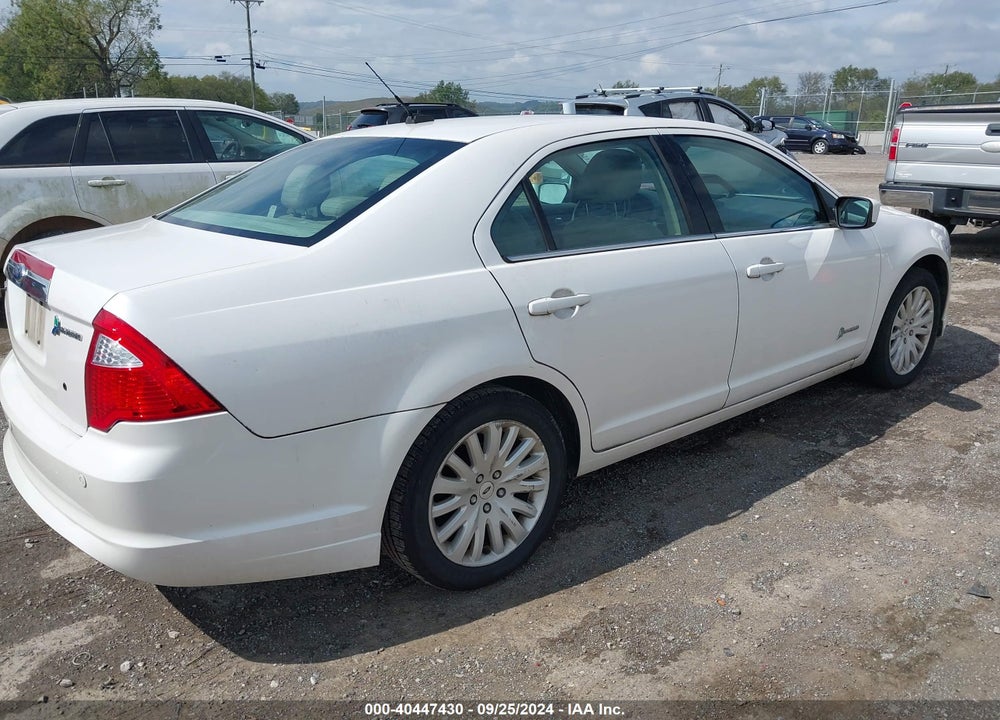 2011 FORD FUSION HYBRID VIN: 3FADP0L33BR301387