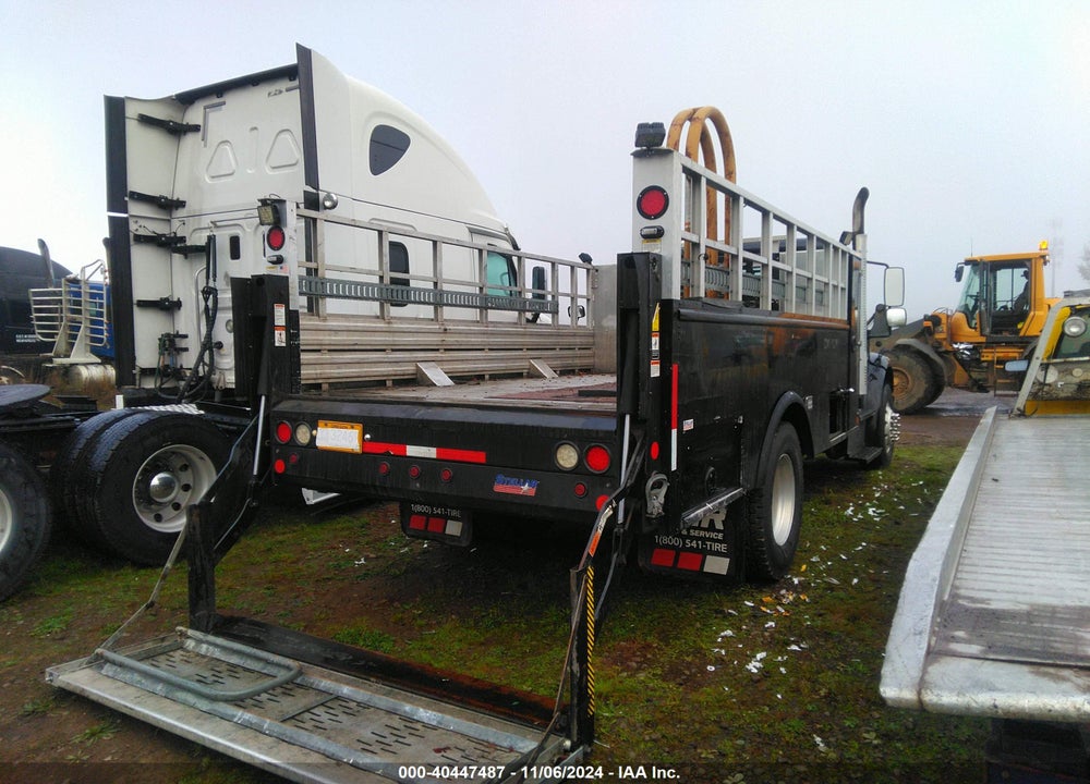 2017 FREIGHTLINER M2 106 VIN: 1FVACVDU0HHHY3606