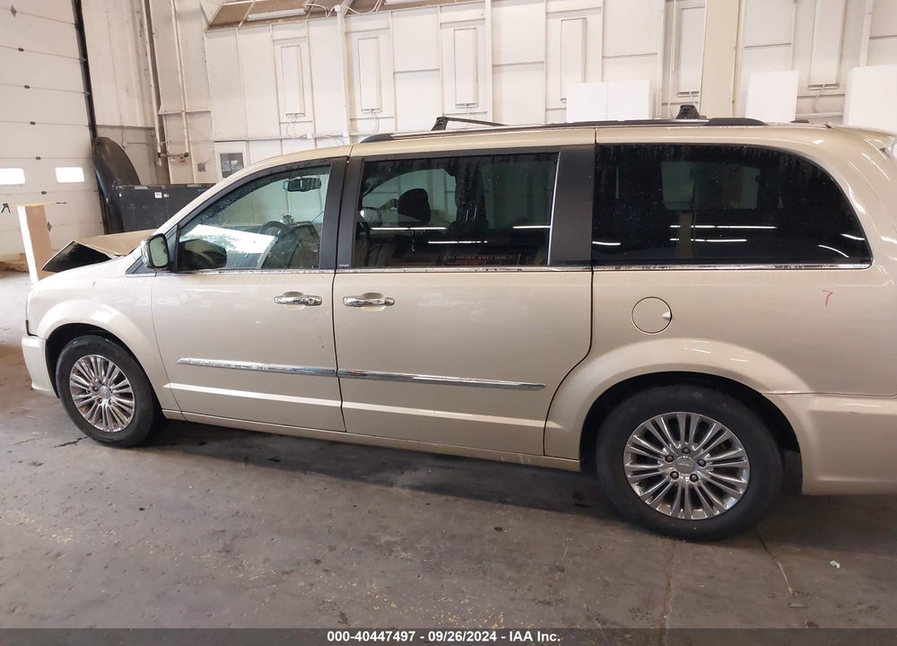 2011 CHRYSLER TOWN & COUNTRY LIMITED VIN: 2A4RR6DG9BR760485