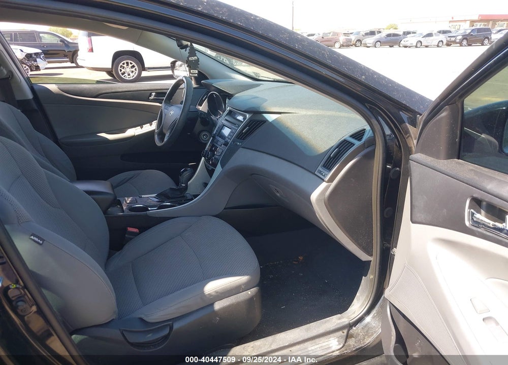 2014 HYUNDAI SONATA GLS VIN: 5NPEB4AC4EH895387