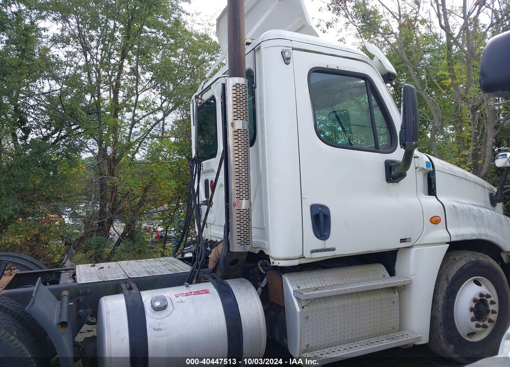 2011 FREIGHTLINER CASCADIA 125 VIN: 1FUJGEDV7BSAY8440