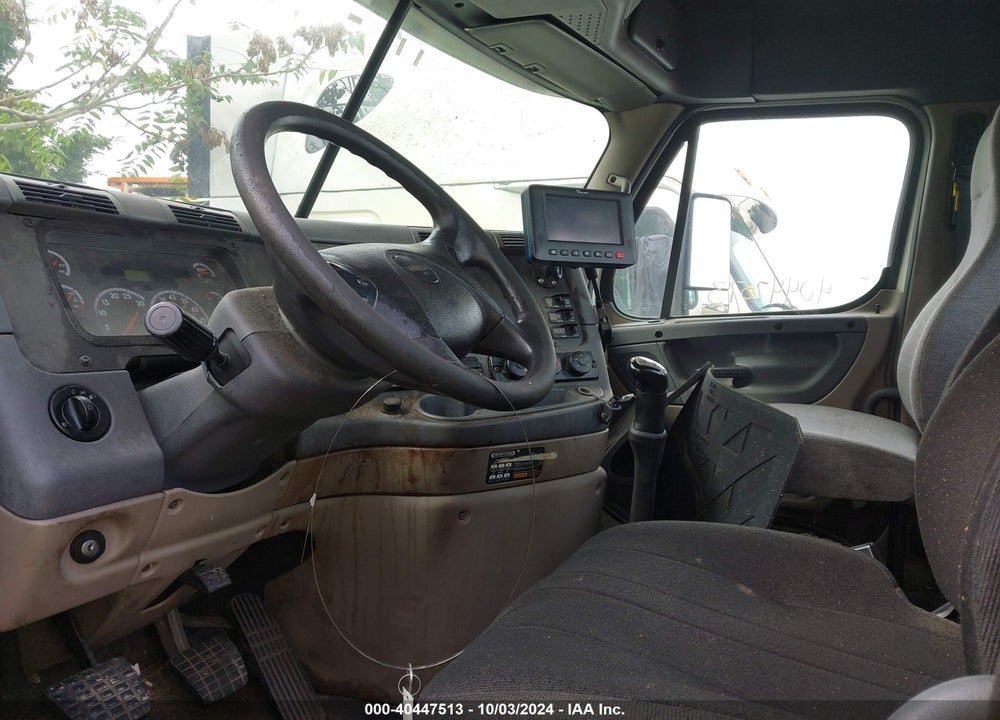 2011 FREIGHTLINER CASCADIA 125 VIN: 1FUJGEDV7BSAY8440