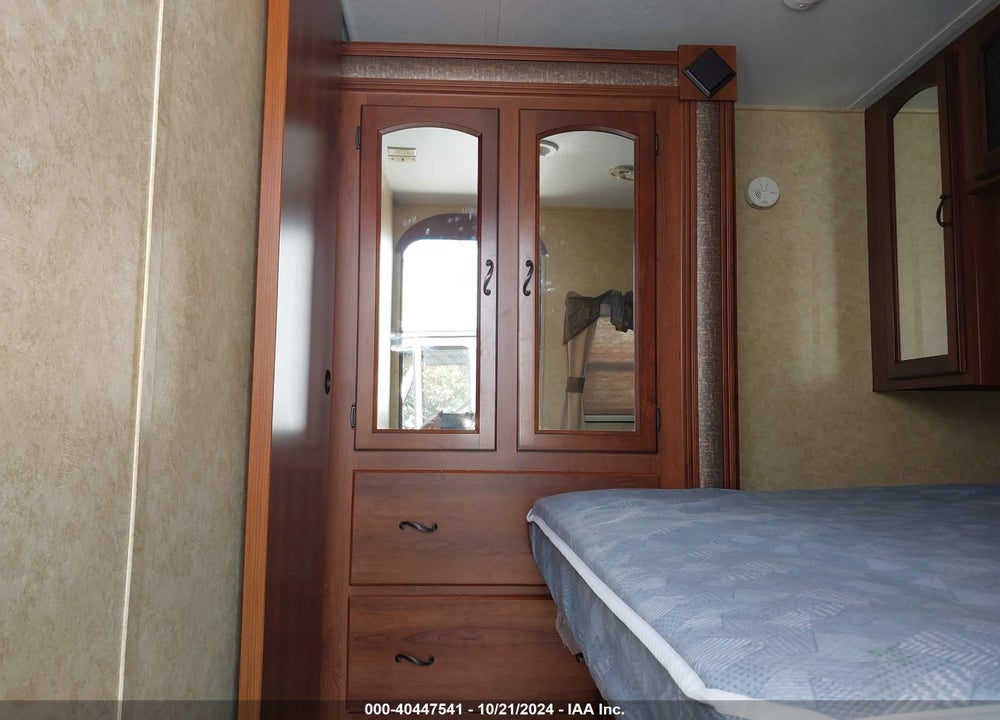 2013 FOREST RIVER TRAVEL TRAILER VIN: 5ZT2LCWB3DB003364