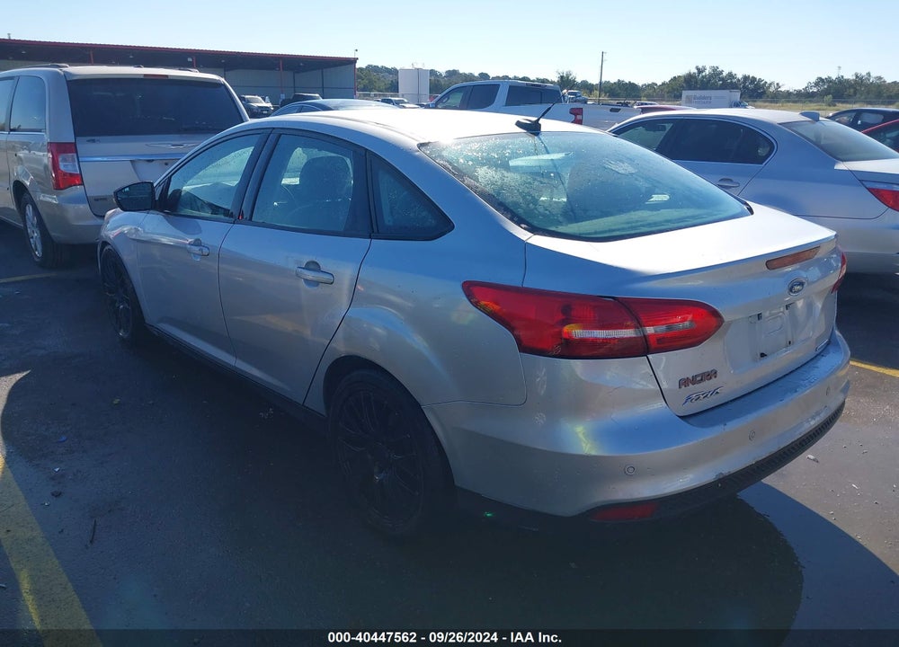 2016 FORD FOCUS SE VIN: 1FADP3F24GL290720