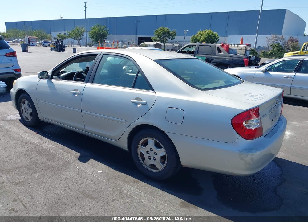 2003 TOYOTA CAMRY LE VIN: 4T1BF30K03U555940