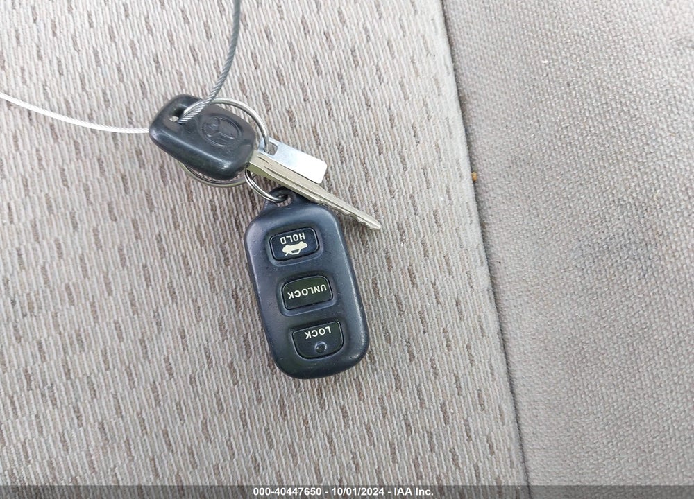 2004 TOYOTA CAMRY LE VIN: 4T1BE32K34U923545
