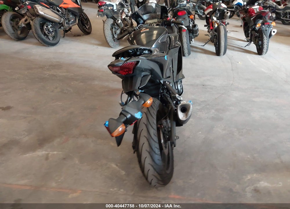 2023 YAMAHA YZFR3 A VIN: MH3RH18Y5PK009759