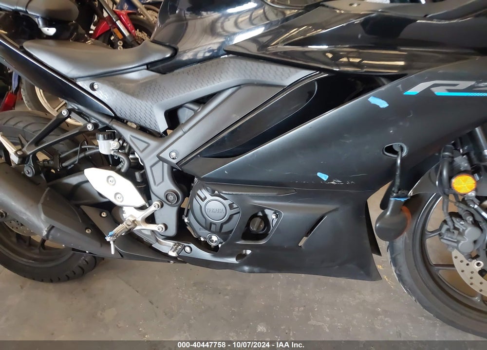 2023 YAMAHA YZFR3 A VIN: MH3RH18Y5PK009759