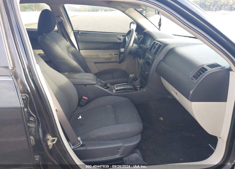 2005 CHRYSLER 300 VIN: 2C3JA43R95H131941