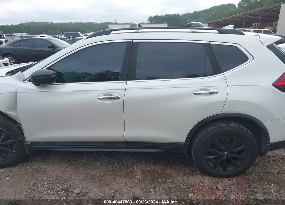 2017 NISSAN ROGUE SV VIN: 5N1AT2MV0HC813065