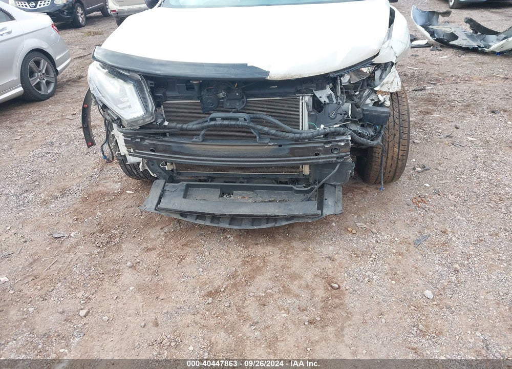 2017 NISSAN ROGUE SV VIN: 5N1AT2MV0HC813065