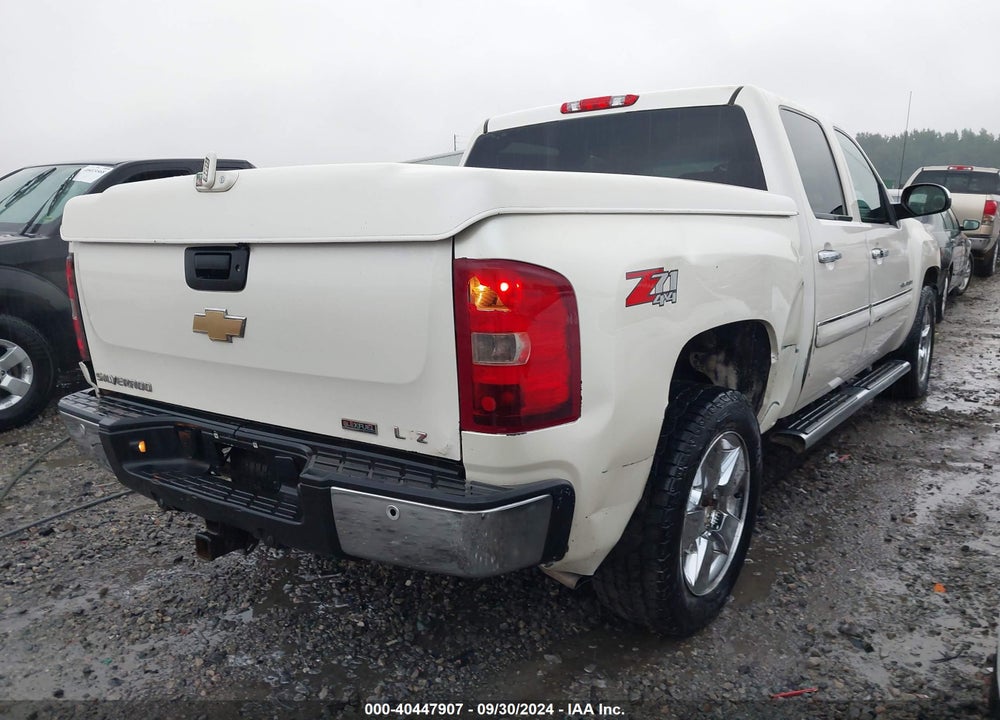 2011 CHEVROLET SILVERADO 1500 LT VIN: 3GCPKSE37BG329770