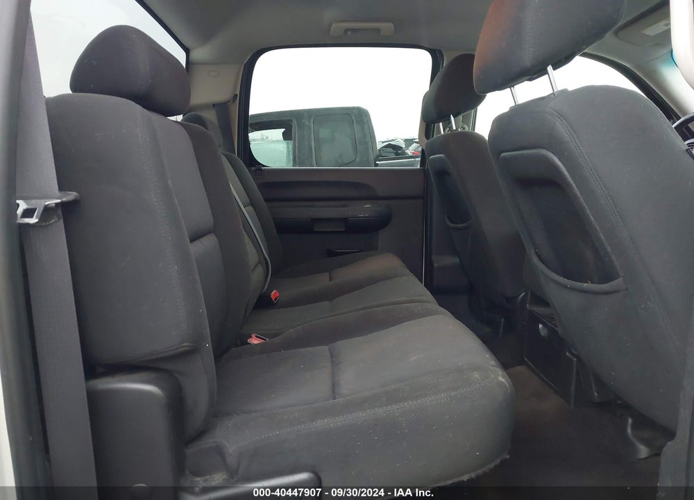 2011 CHEVROLET SILVERADO 1500 LT VIN: 3GCPKSE37BG329770