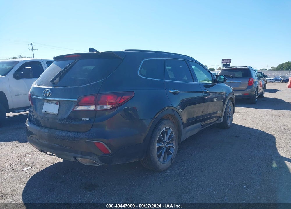 2017 HYUNDAI SANTA FE SE VIN: KM8SMDHF4HU225115